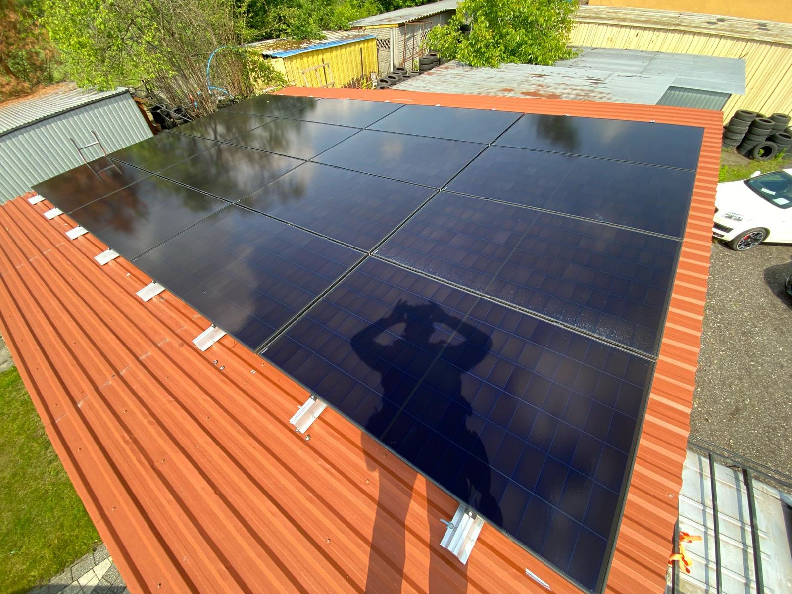 Panel fotowoltaiczny na dachu